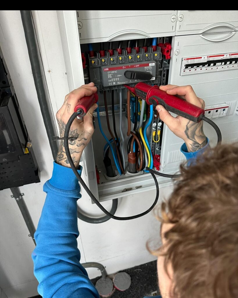 Scholten Elektra - Alles is makkelijker met spanning - Storing